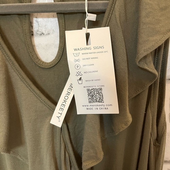 Merokeety ruffle romper size: small - Picture 3 of 4